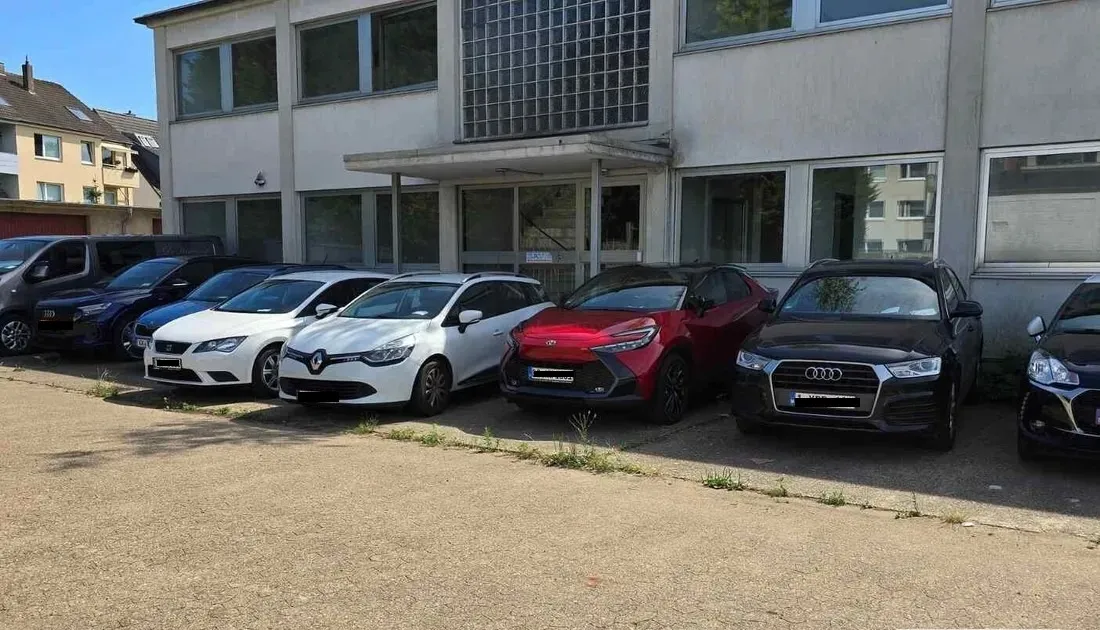 Luxury Parking LP GmbH – Luxury Parking LP GmbH – Parkplatz – Foto 3
