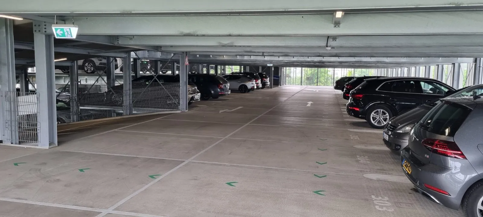 Flughafen Parkplatz DUS – DUS Parkhaus – Foto 3